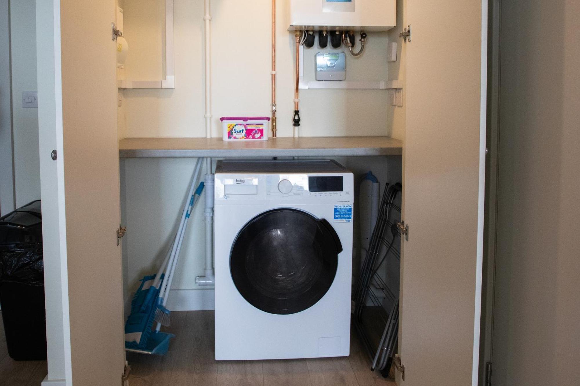 The Kaizen Apartman West Bromwich Szoba fotó