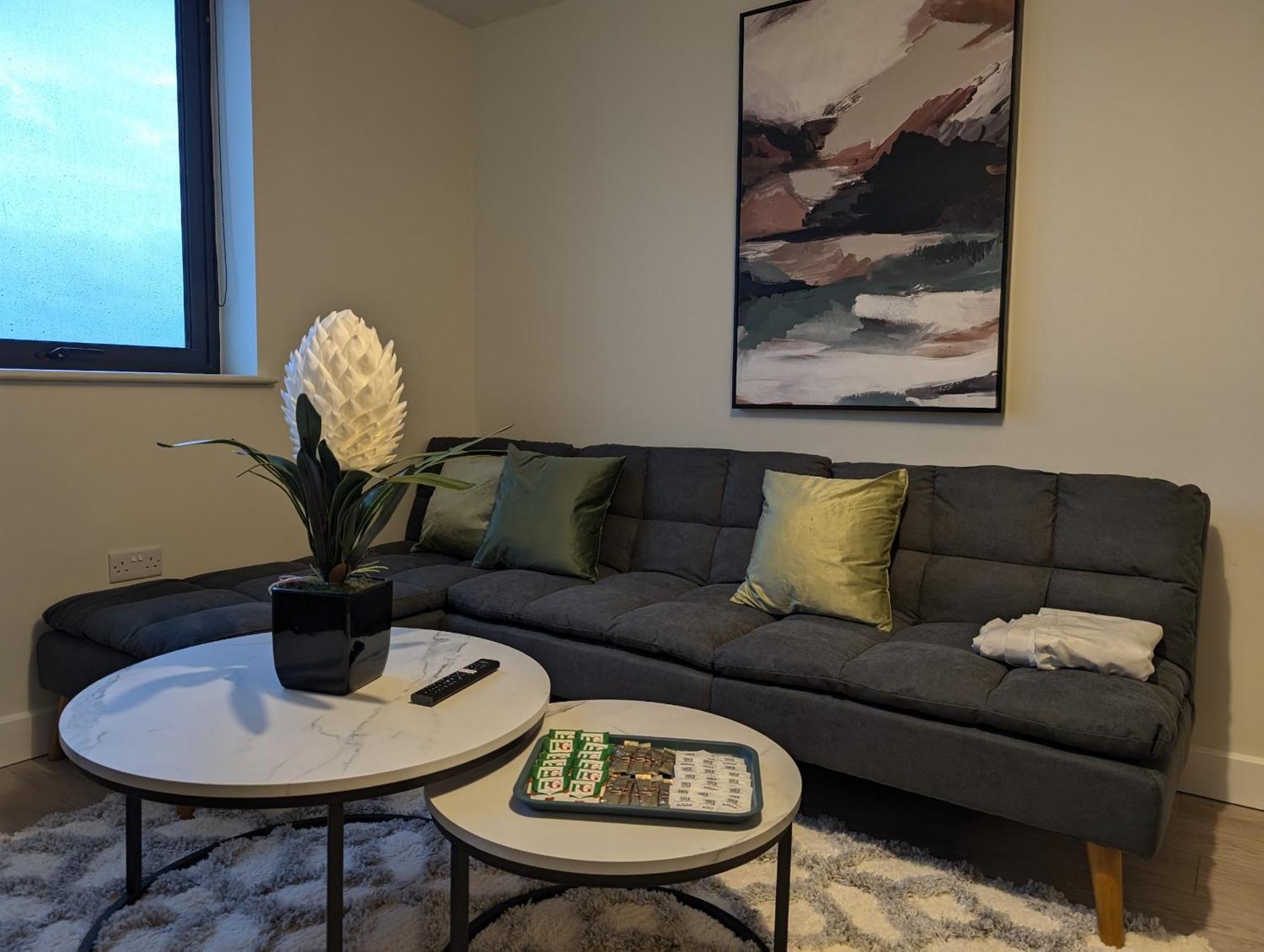 The Kaizen Apartman West Bromwich Szoba fotó