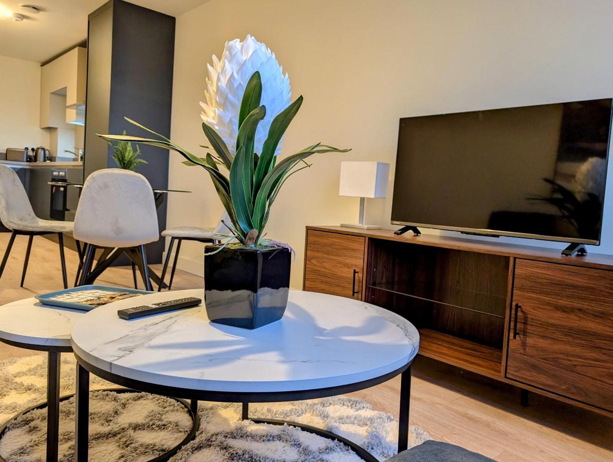 The Kaizen Apartman West Bromwich Szoba fotó